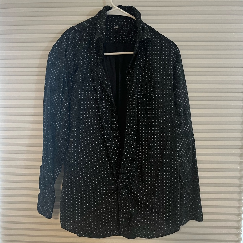 Uniqlo M (Medium) Men’s Button Down Shirt